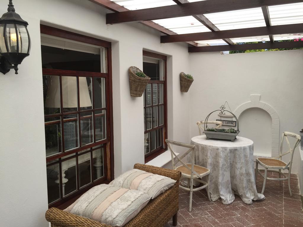 The White Manor Bed & Breakfast Кейптаун Стая снимка